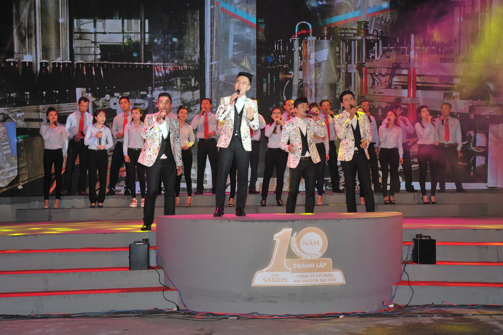 LỄ TỔNG KẾT 10 NĂM XÂY DỰNG VÀ PHÁT TRIỂN